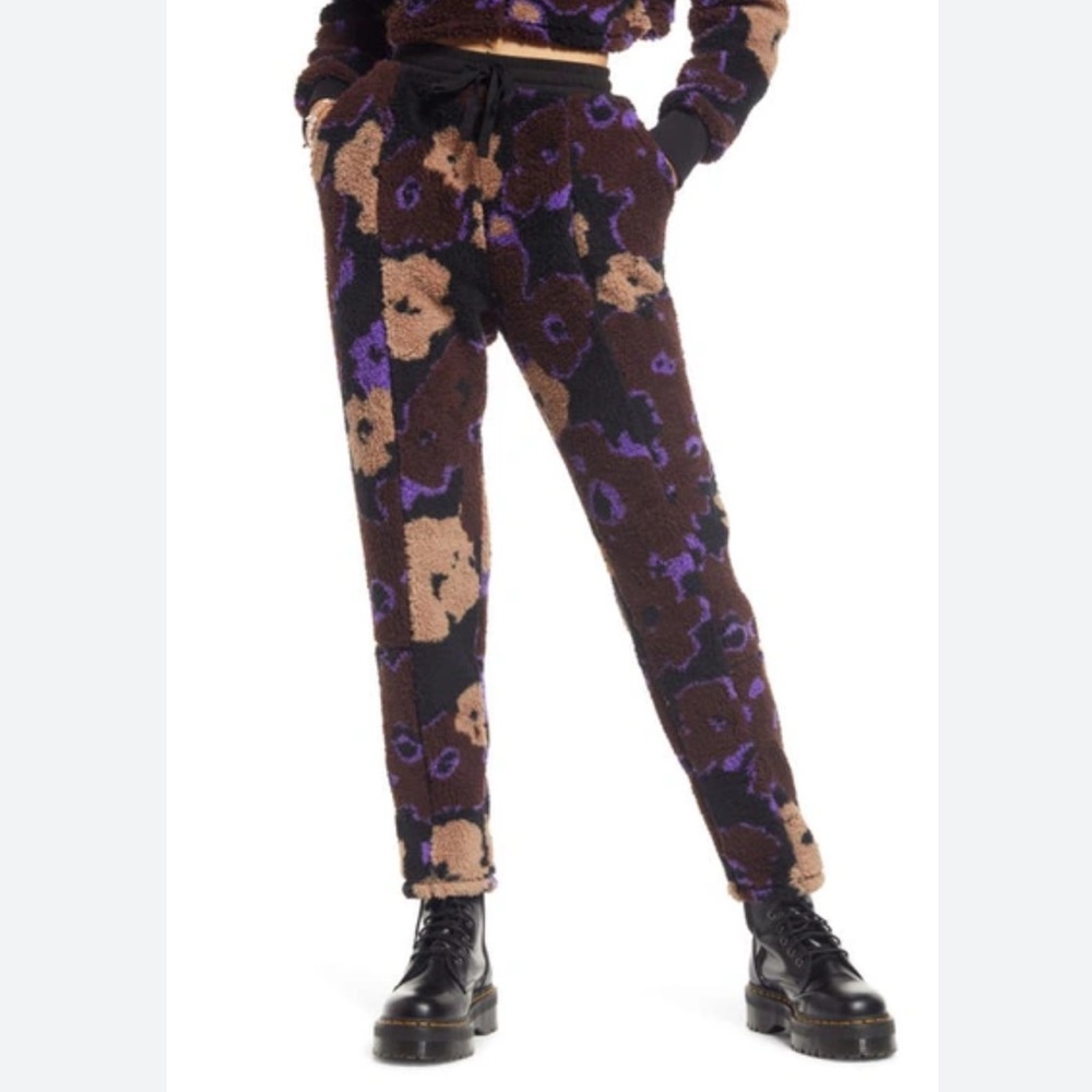 BP DRAWSTRING WAIST FLEECE JOGGERS BLACK BROWN PRESSED FLORAL PRINT 1X NWOT